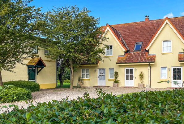 Haus am Teich